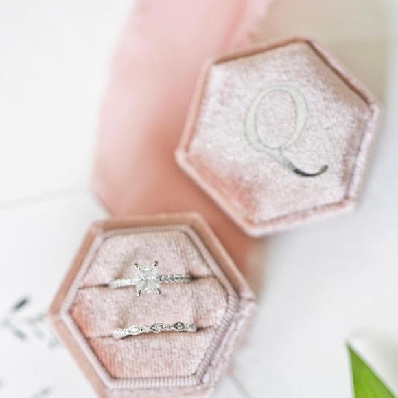 Velvet Ring Box - Picture 5 of 5